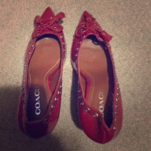 Coach pumps